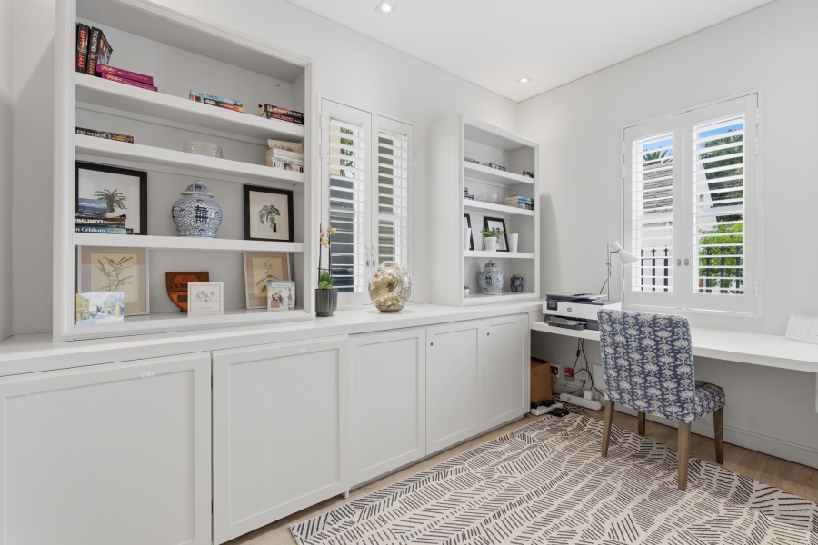 2 Bedroom Property for Sale in Green Point Western Cape